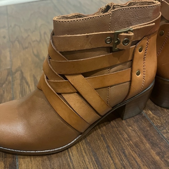 NEW! Anthropologie boots - Picture 7 of 8